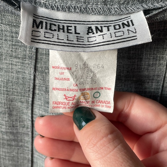 🎁2/$40🎁 Vintage Pleated Skirt - Picture 2 of 3